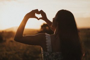 Lire la suite à propos de l’article Une femme amoureuse – quels sont les signes qu’il faut reconnaitre ?