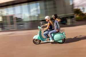 Lire la suite à propos de l’article Liberte et autonomie : les avantages de posseder un scooter electrique